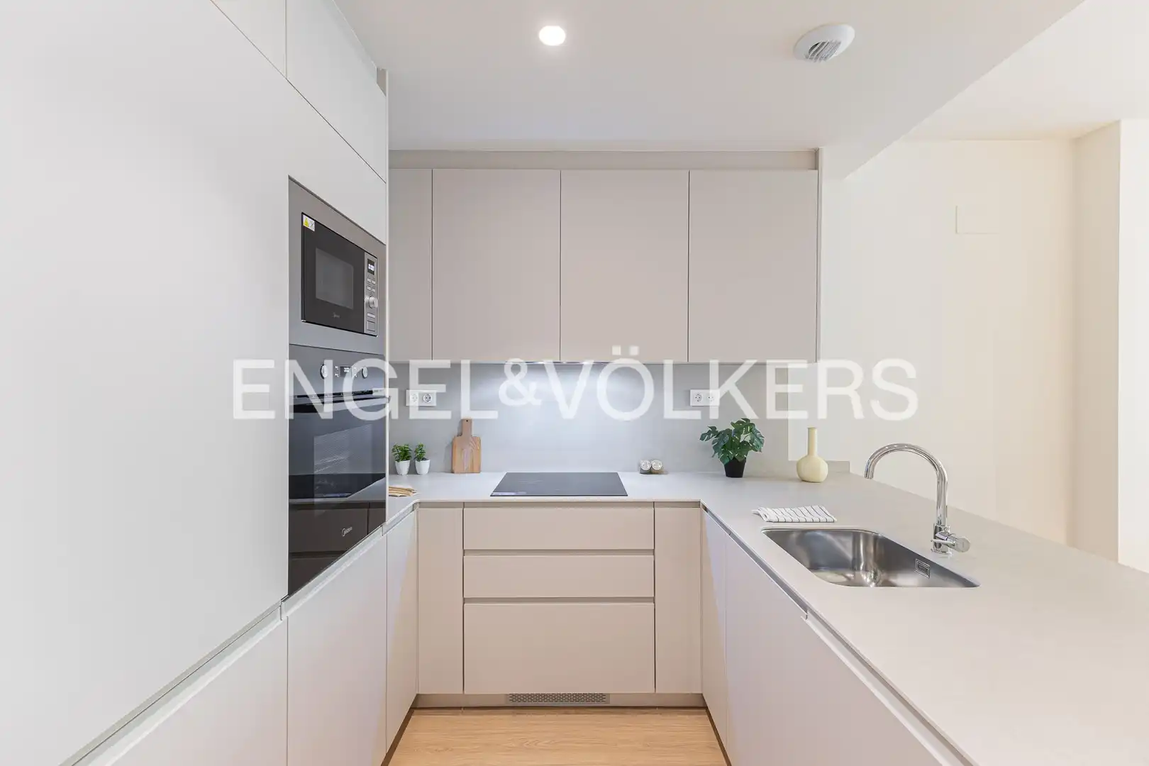 Kitchen of Flat for sale in Barcelona  with Air Conditioner, Heating and Parquet flooring