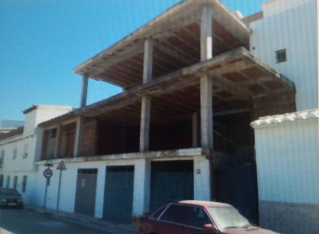 Edificio en Venta en Benamocarra