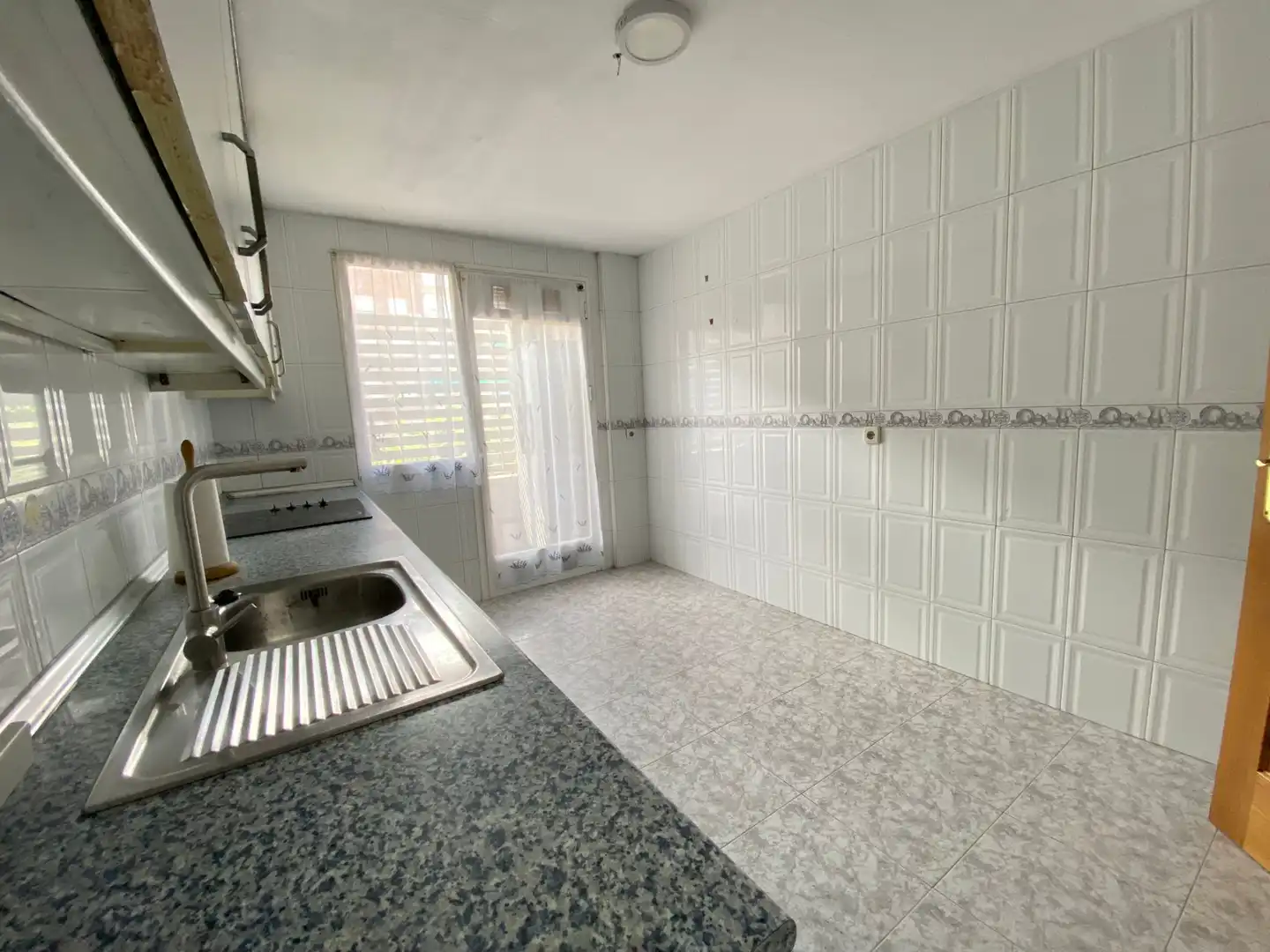 Kitchen of Flat for sale in Fuenlabrada  with Air Conditioner, Heating and Balcony