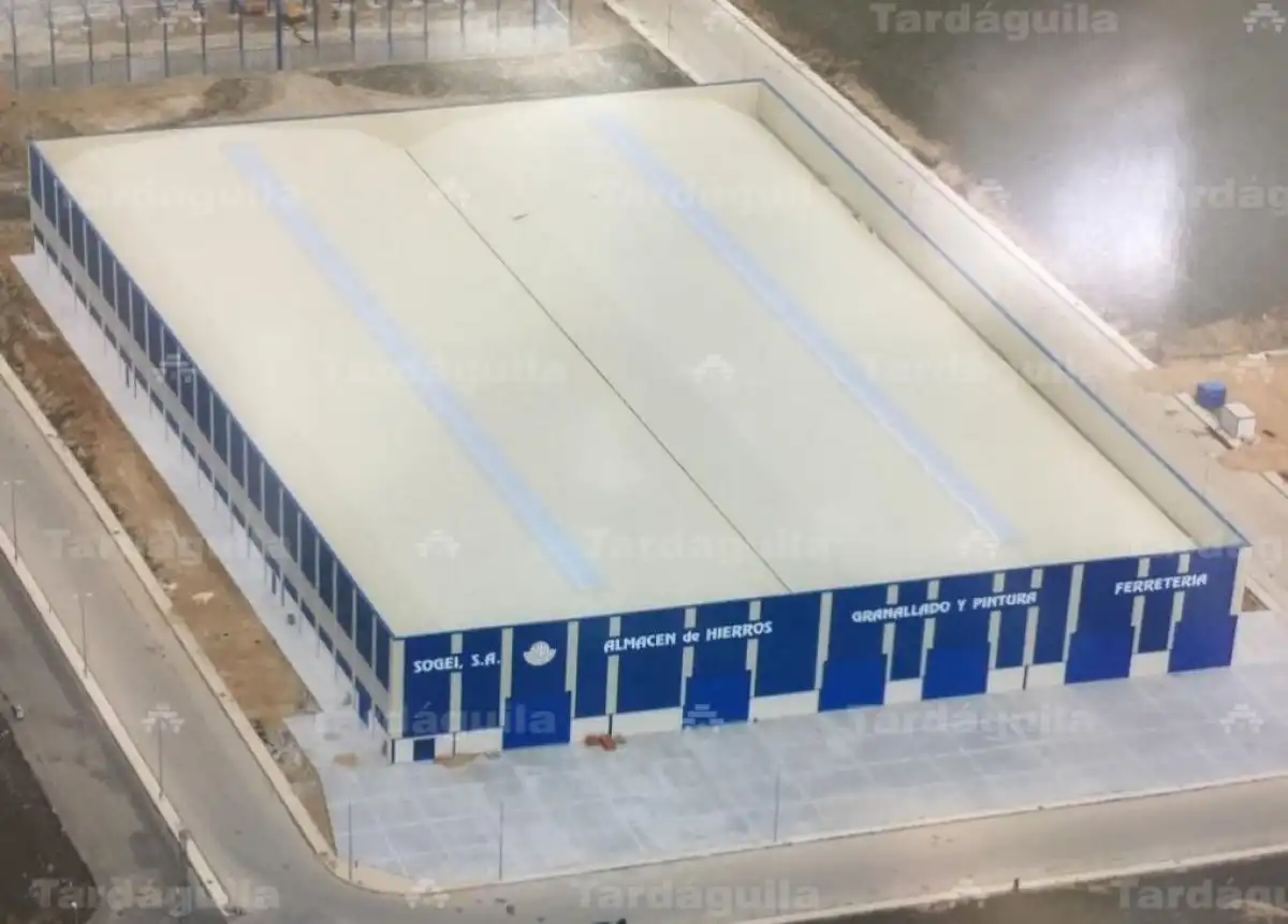 Außenansicht von Fabrikhallen zum Verkauf in Castellanos de Moriscos