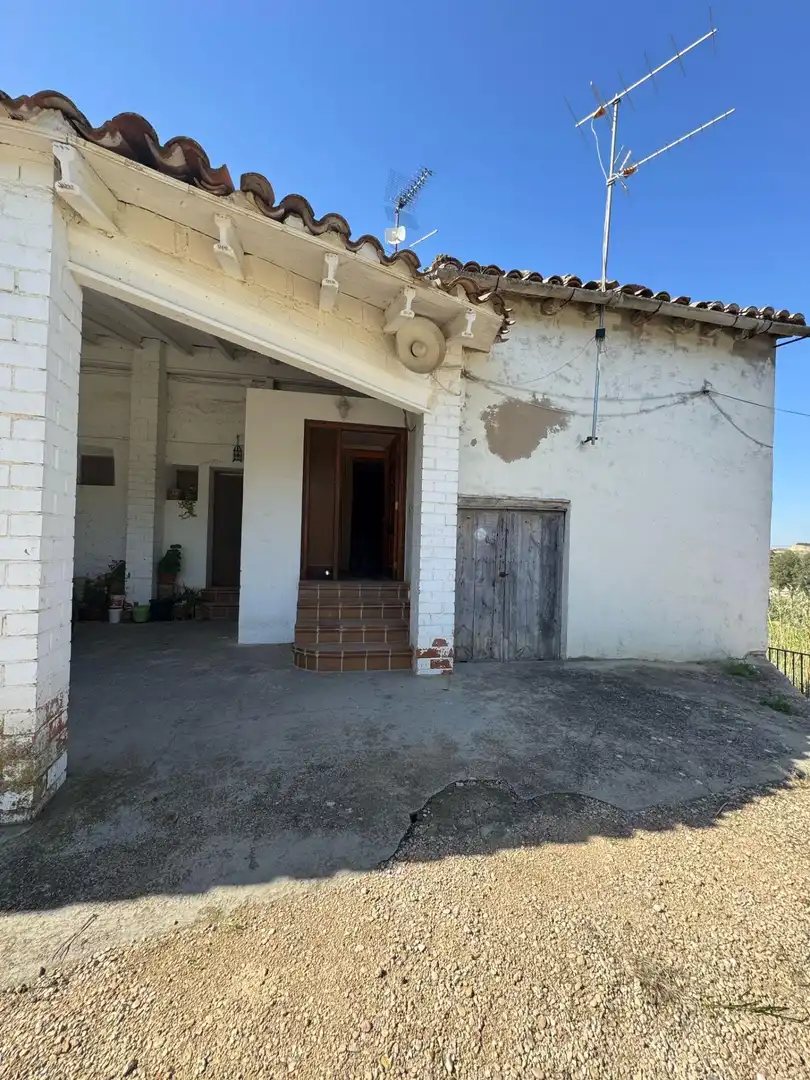 Casa adosada en venda en Alcañiz amb Terrassa, Traster i Piscina comunitària