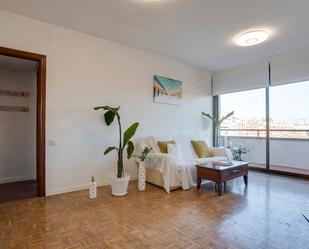 Living room of Flat for sale in  Barcelona Capital  with Balcony