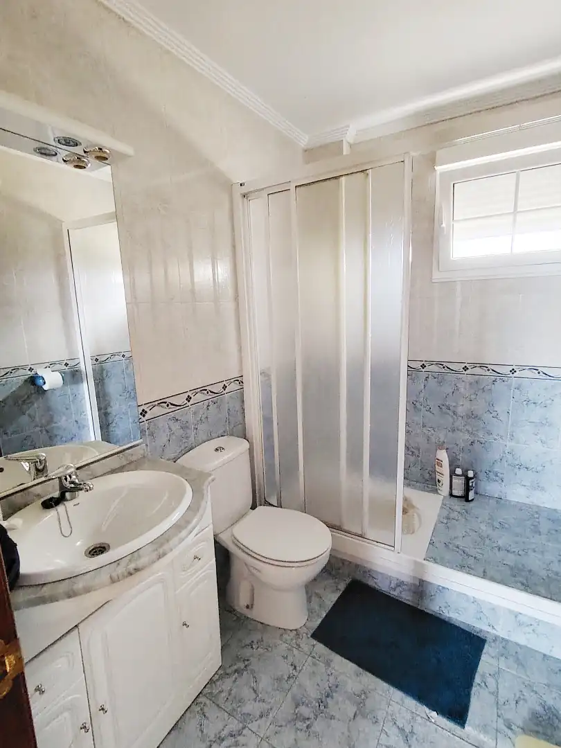 Bathroom of Houses for sale in Villaviciosa  with Heating, Private garden and Parquet flooring