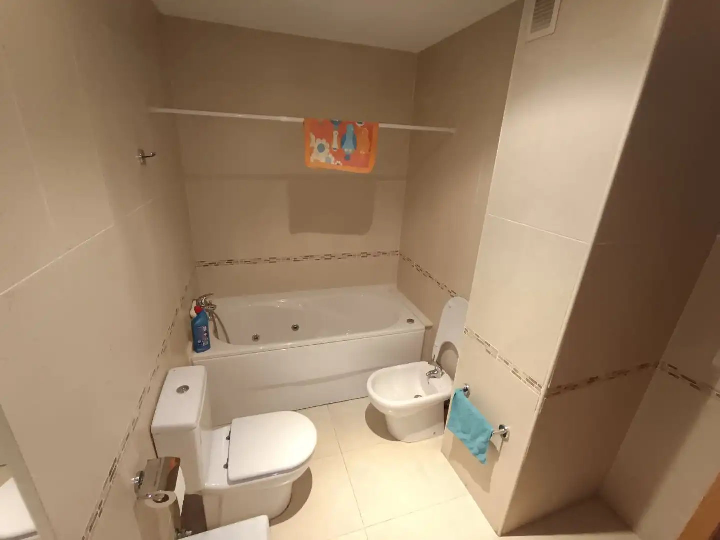 Badezimmer von Dachboden zur Miete in Vila-real mit Klimaanlage