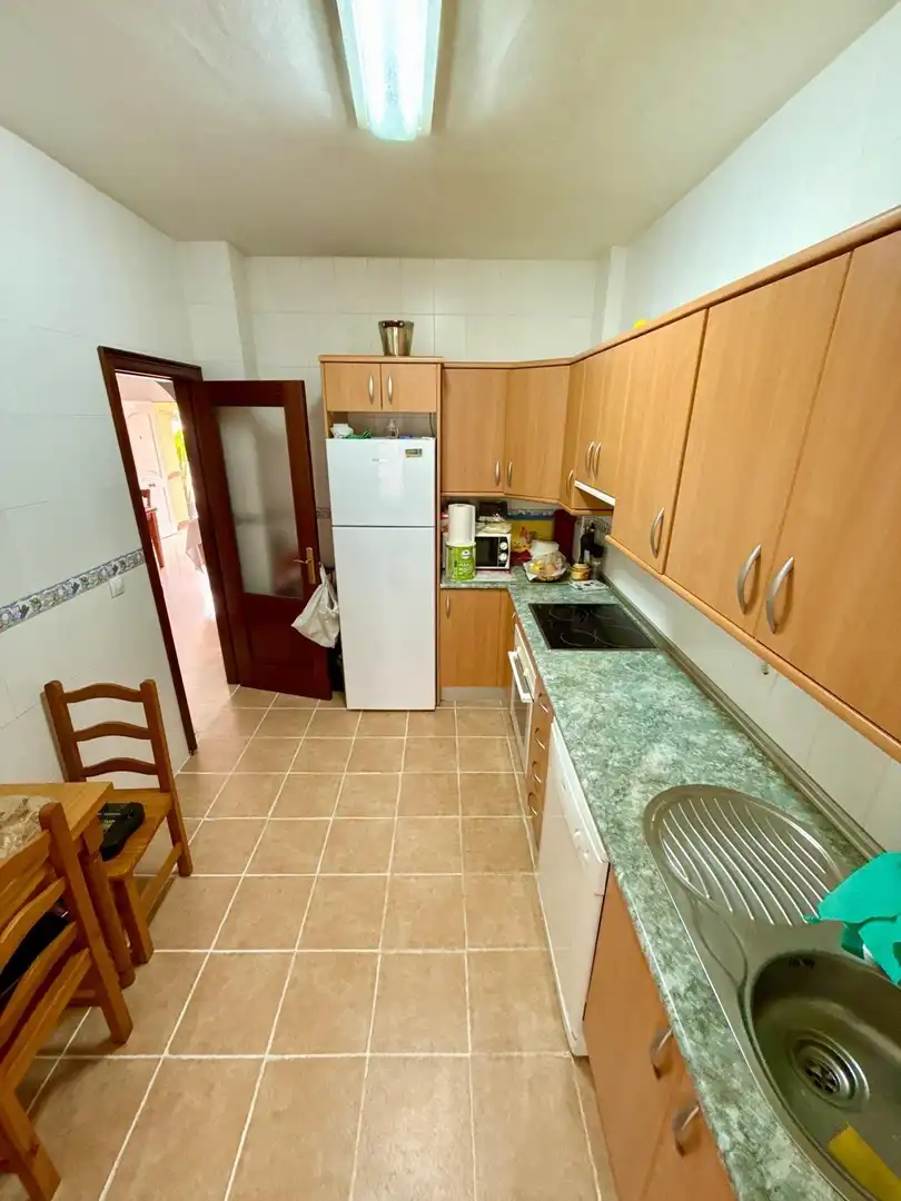 Cuina de Casa adosada en venda en Vélez-Málaga amb Aire condicionat, Calefacció i Terrassa