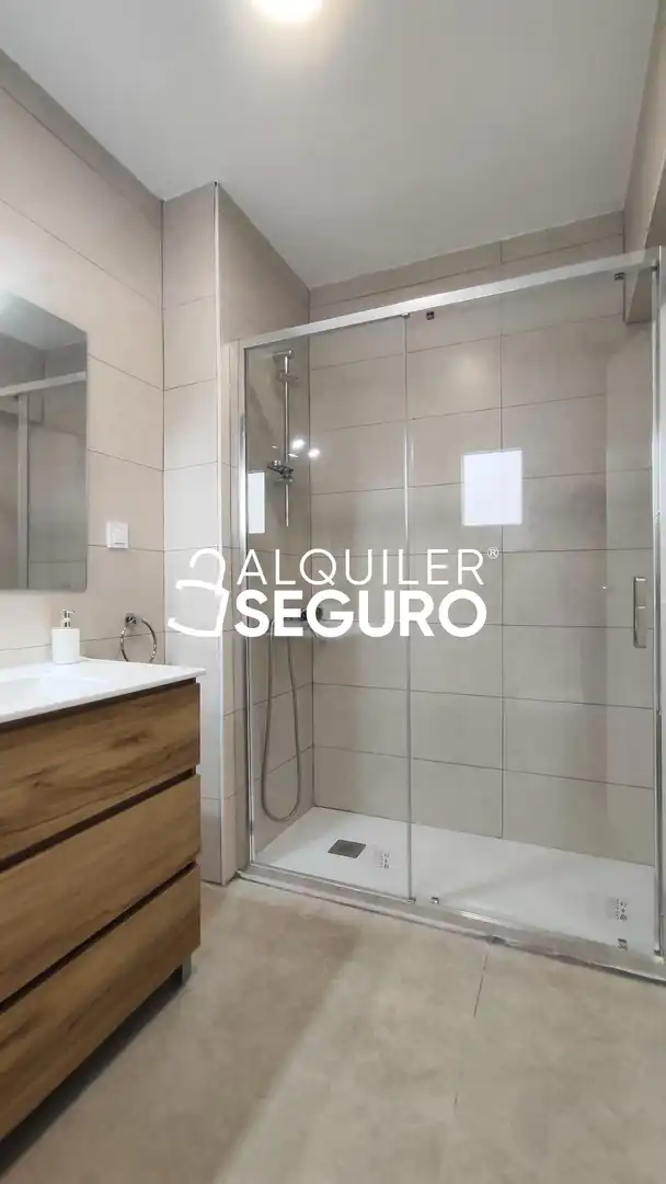 Wohnung zur Miete in Río Escalona , Penya - Roja - Avda. Francia
