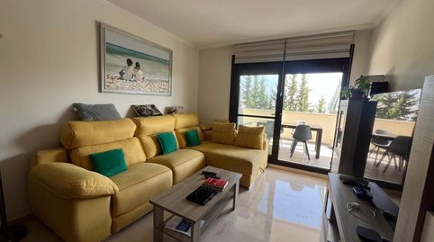 Espectacular apartamento de 3 dormitorios con vistas panorámicas, garaje y piscina en Estepona, imatge 2