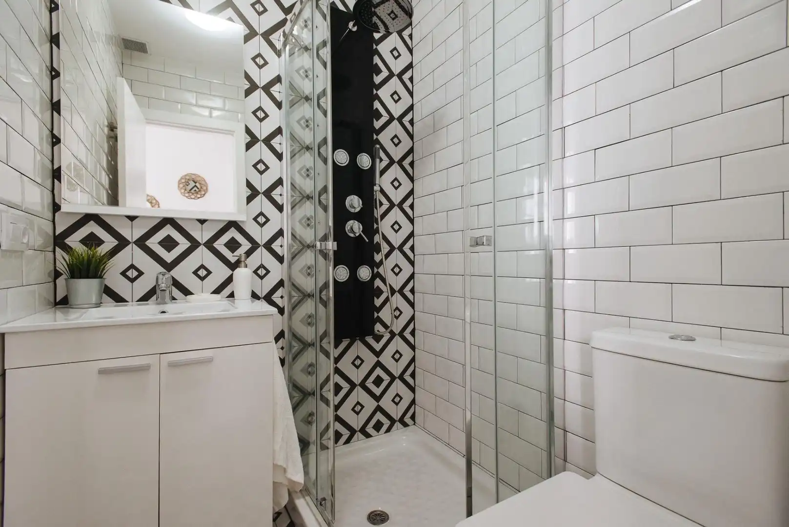 Bathroom of Detached homes for sale in Sevilla  with Air Conditioner, Heating and Private garden