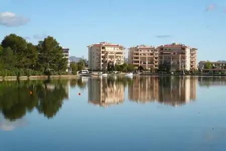 Vista exterior de Dúplex en venda en Alcúdia amb Aire condicionat, Calefacció i Jardí privat