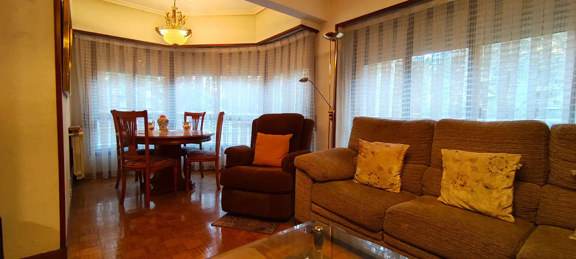 Sala de estar de Piso en venta en  Logroño con Calefacción, Parquet y Trastero