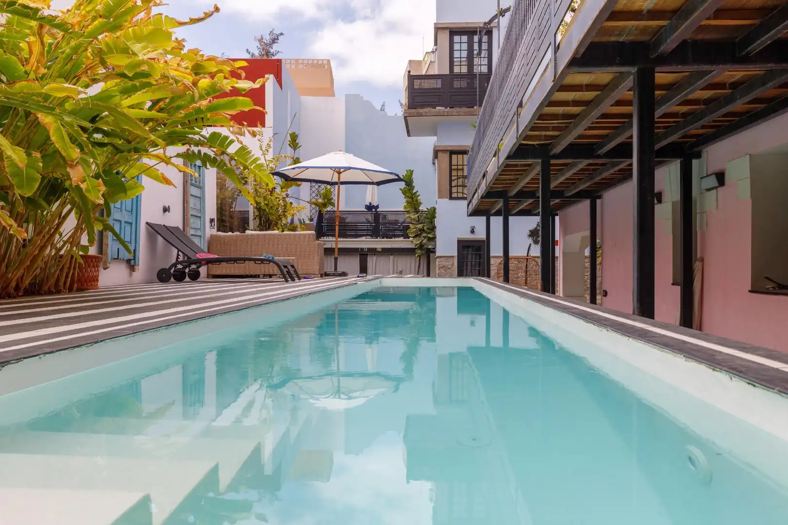 Piscina de Casa o xalet en venda en Las Palmas de Gran Canaria amb Jardí privat, Terrassa i Traster