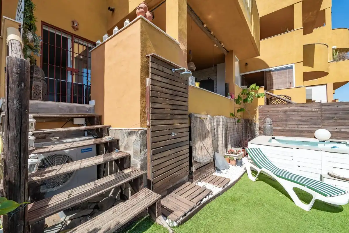 Terrassa de Planta baixa en venda en Marbella amb Aire condicionat, Calefacció i Jardí privat