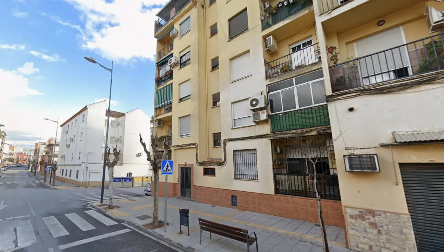 Vista exterior de Piso en venta en Bailén