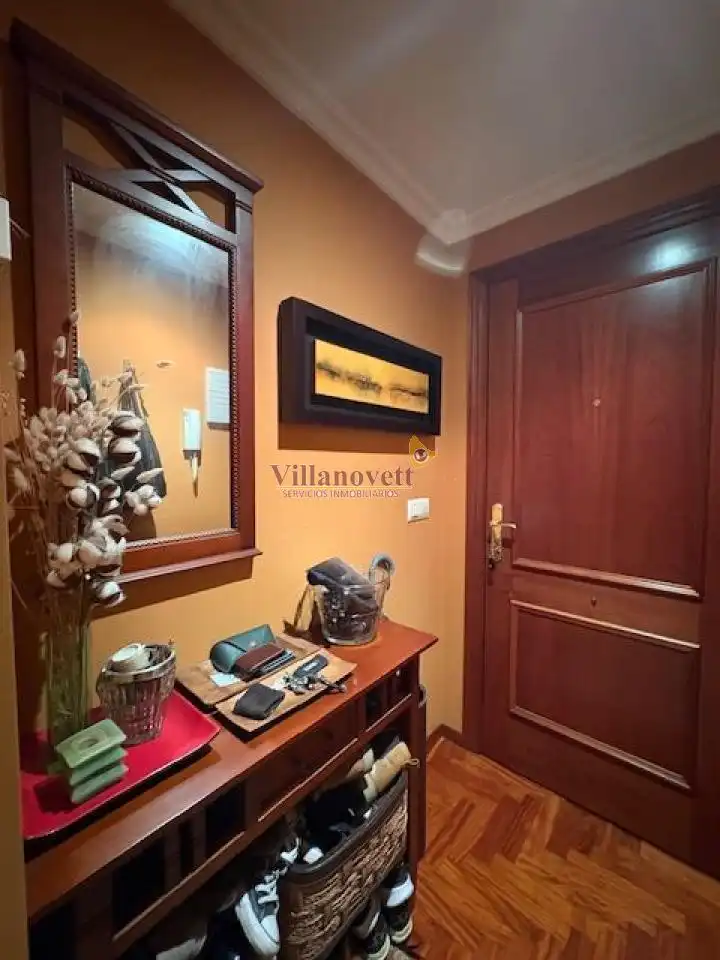 Apartament en venda en Vigo  amb Calefacció, Parquet i Traster