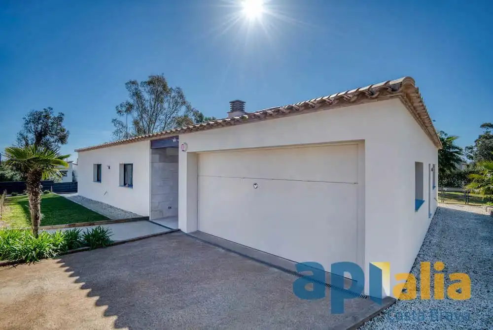Exterior view of Houses for sale in Castell d'Aro, Platja d'Aro i s'Agaró  with Heating, Private garden and Terrace
