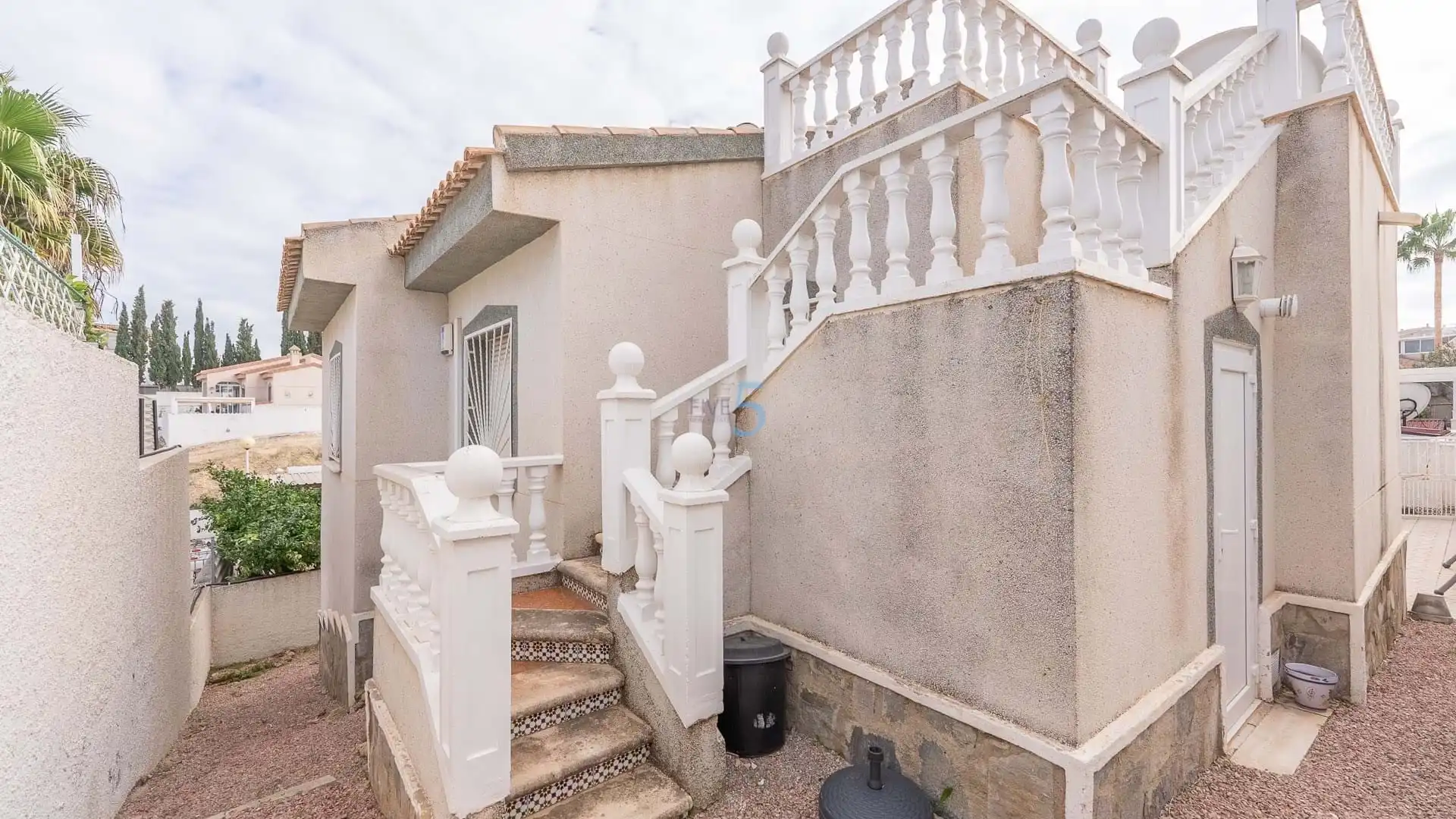 Vista exterior de Casa o xalet en venda en Rojales amb Aire condicionat, Terrassa i Traster