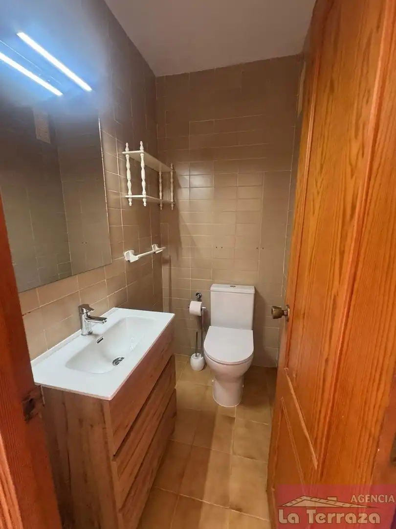 Bathroom of Flat for rent in Estepona  with Community pool