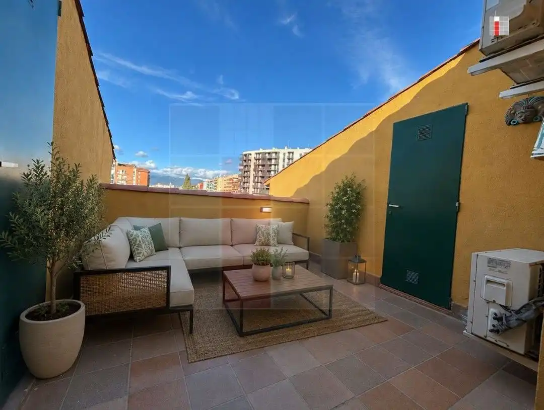 Terrassa de Casa adosada en venda en Granollers amb Aire condicionat, Calefacció i Jardí privat