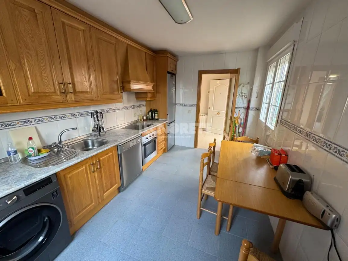 Casa aparellada amb terrassa en venda a Yunquera de Henares, imagen 5