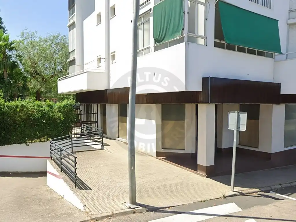 Local comercial en venta en Calle Manuel Pacheco, imagen 2