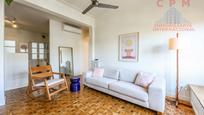 Living room of Flat to rent in  Madrid Capital  with Air Conditioner, Heating and Parquet flooring