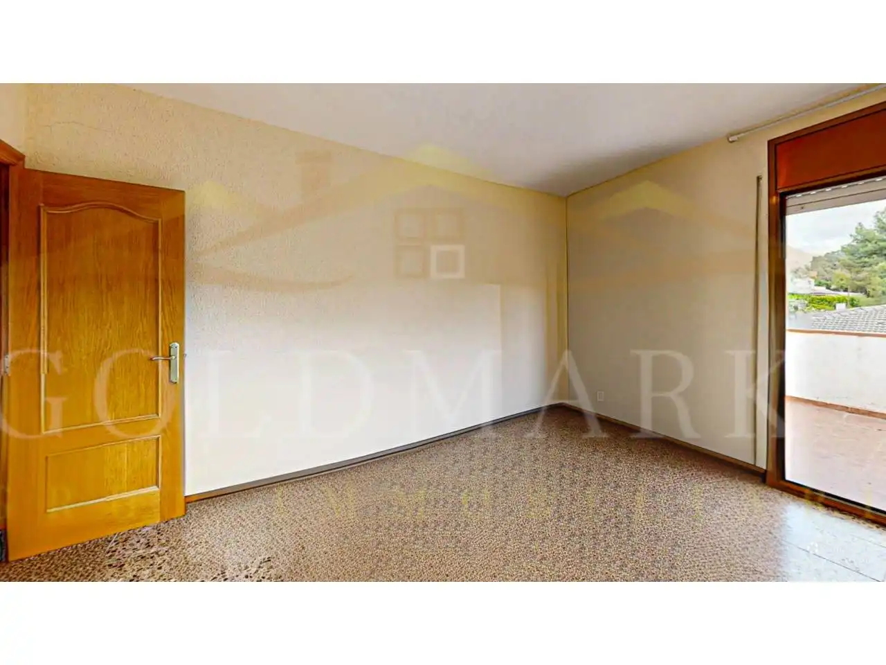 Habitación de Casa o chalet en venta en Corbera de Llobregat con Aire acondicionado, Calefacción y Jardín privado