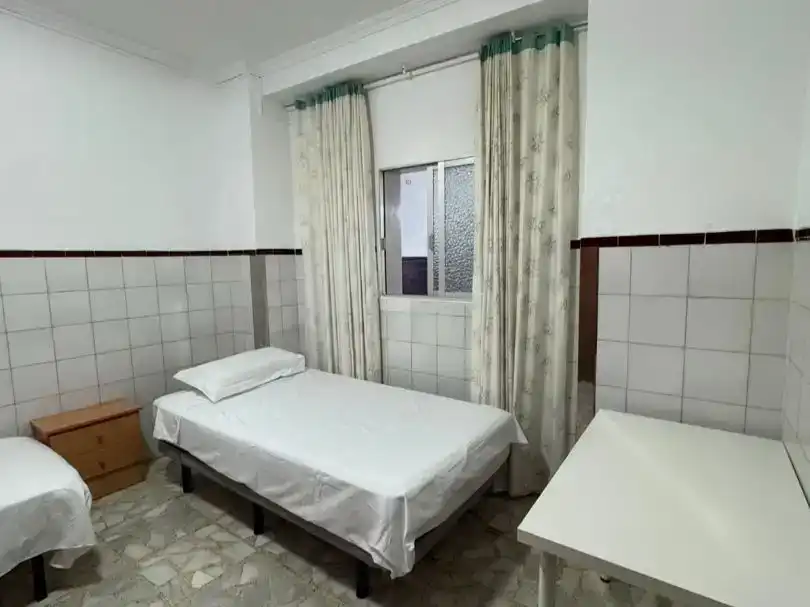 Schlafzimmer von Erdgeschoss zur Miete in Belmez mit Klimaanlage, Abstellraum und Möbliert