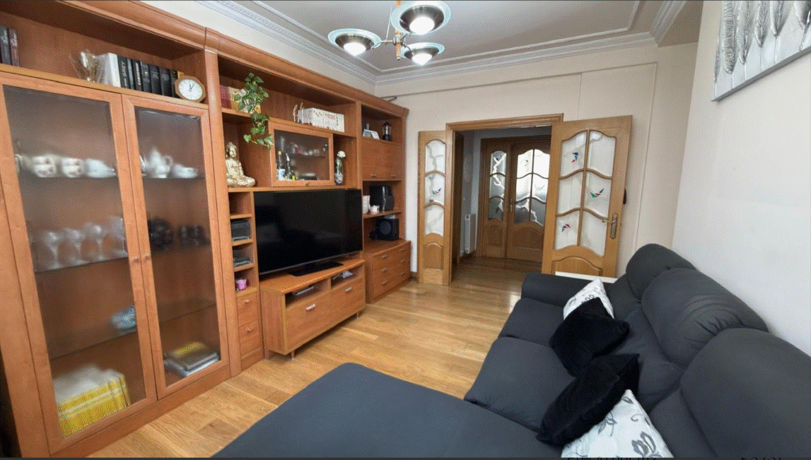 Sala d'estar de Pis en venda en Bilbao  amb Calefacció i Moblat