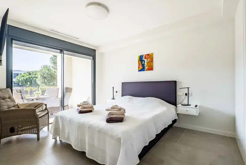 Schlafzimmer von Haus oder Chalet zum Verkauf in Marbella mit Klimaanlage, Heizung und Privatgarten