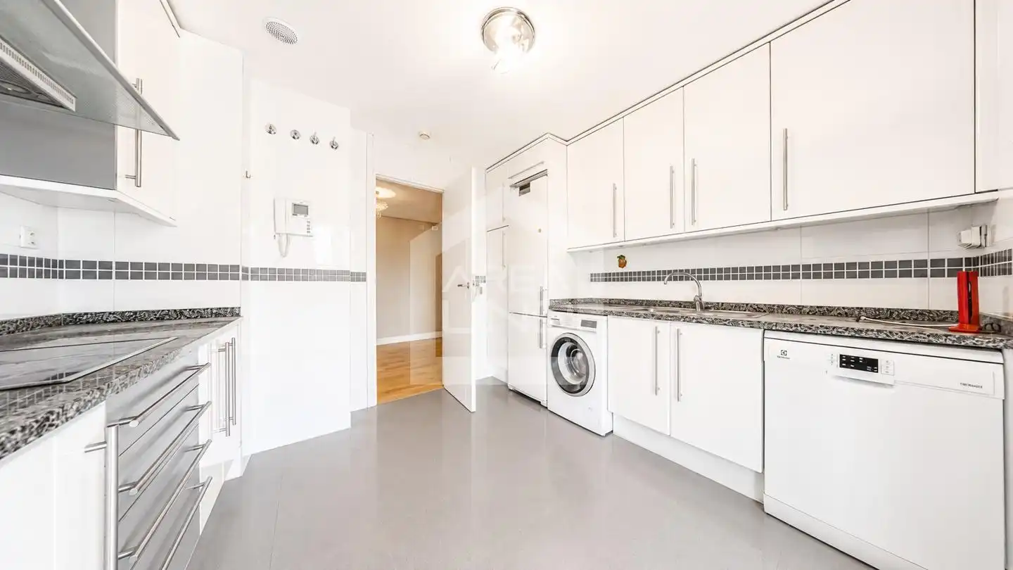 Cocina de Piso en venta en Madrid con Aire acondicionado, Calefacción y Trastero