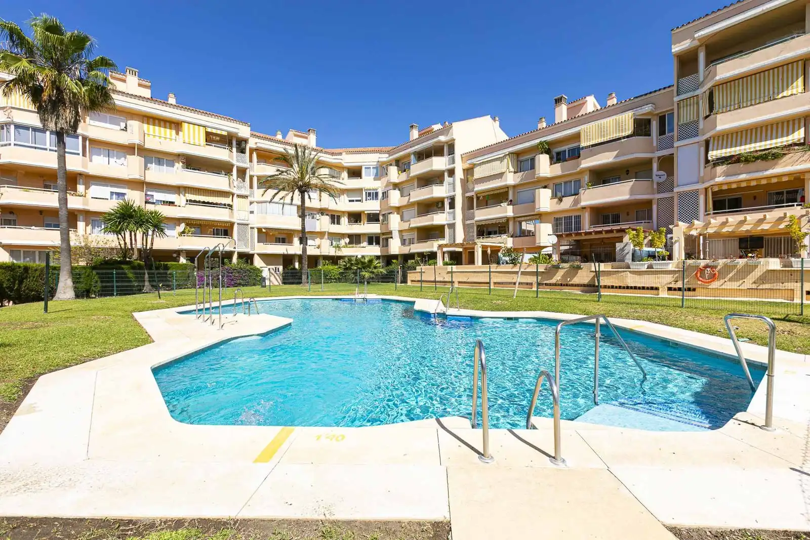 Apartament amb piscina en venda a Selwo, imagen 36