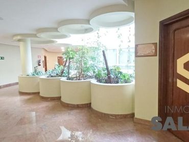 Ufficio con ascensore in vendita a Colón de Larreátegui Kalea