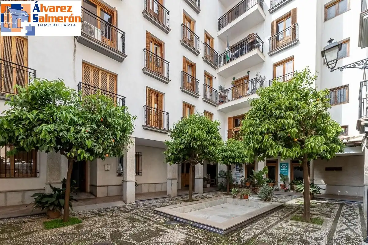 Außenansicht von Wohnung zum Verkauf in Granada mit Terrasse
