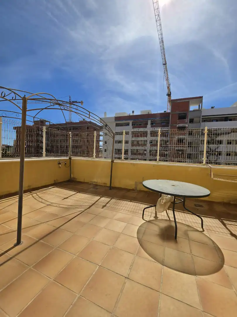 Terrasse von Wohnung zum Verkauf in Torrevieja mit Möbliert