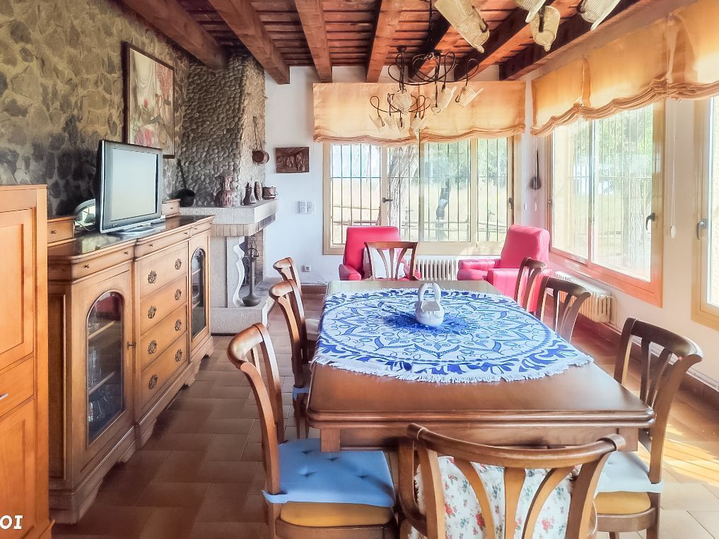 Menjador de Casa o xalet en venda en Caldes de Malavella amb Aire condicionat, Calefacció i Jardí privat