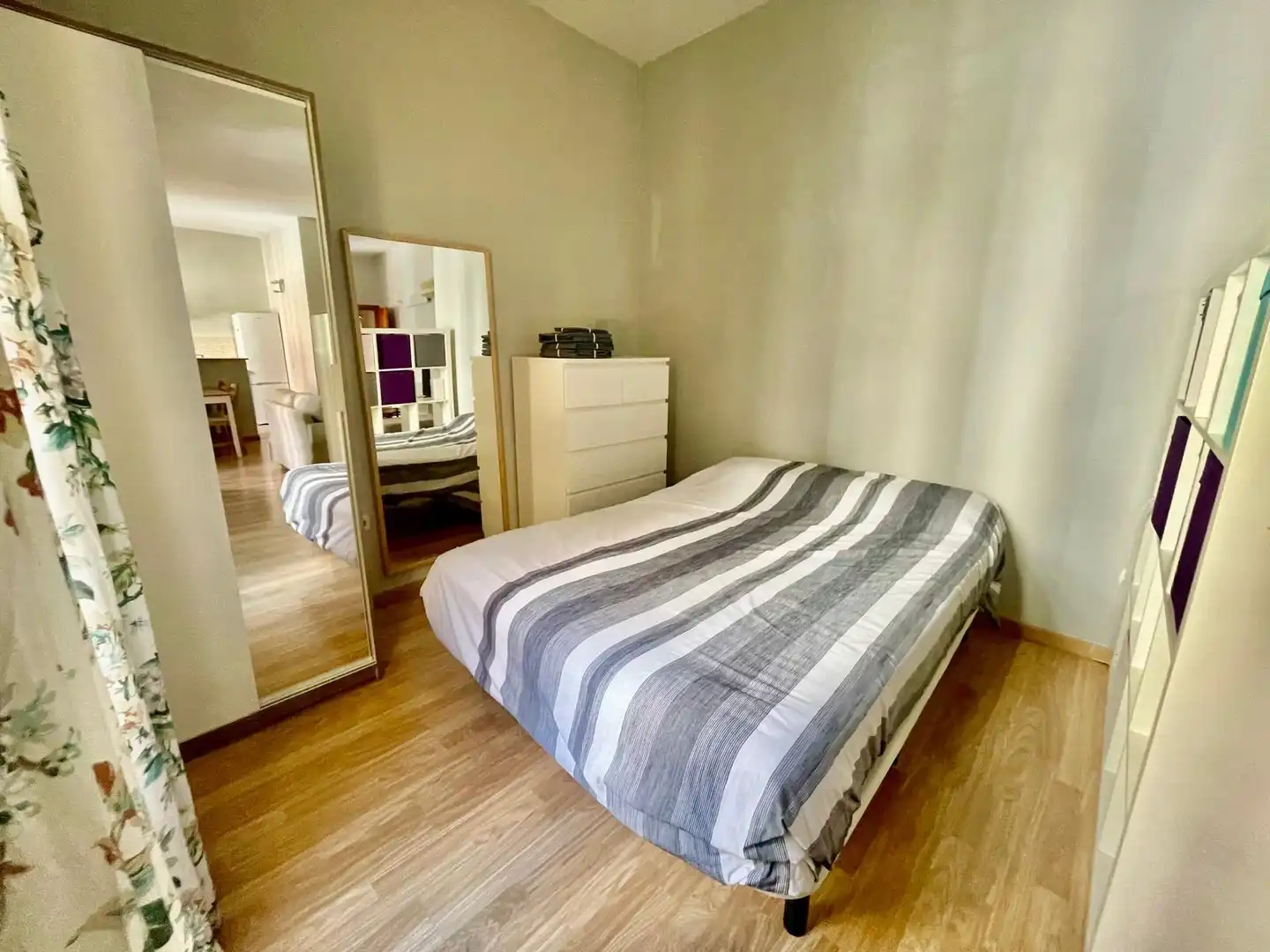 Schlafzimmer von Wohnung zur Miete in Madrid mit Klimaanlage, Heizung und Möbliert