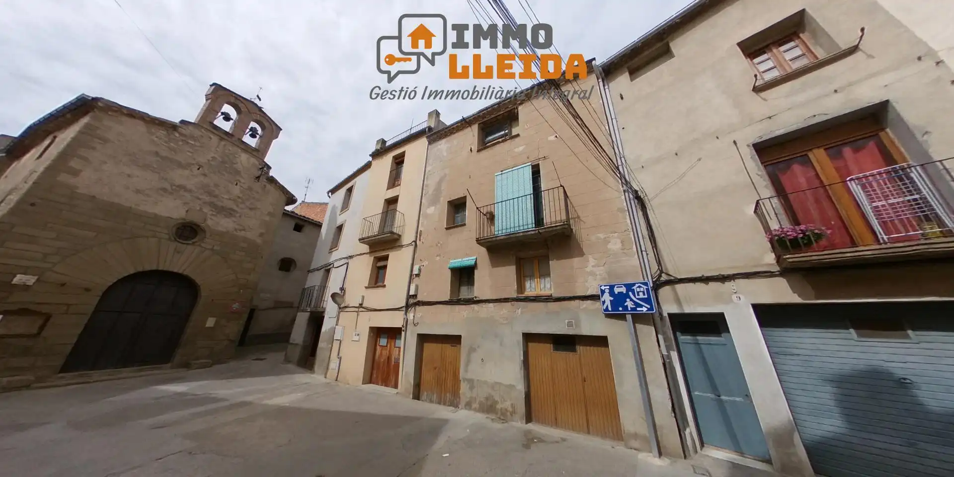 Vista exterior de Casa adosada en venta en Cervera con Trastero y Balcón