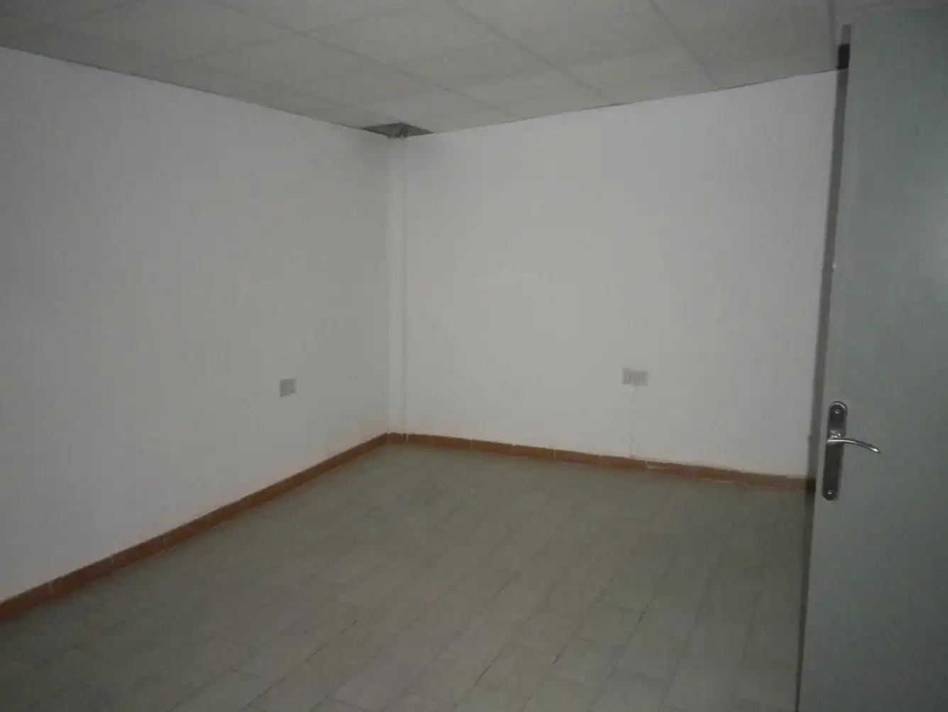 Nave industrial de alquiler en Elda