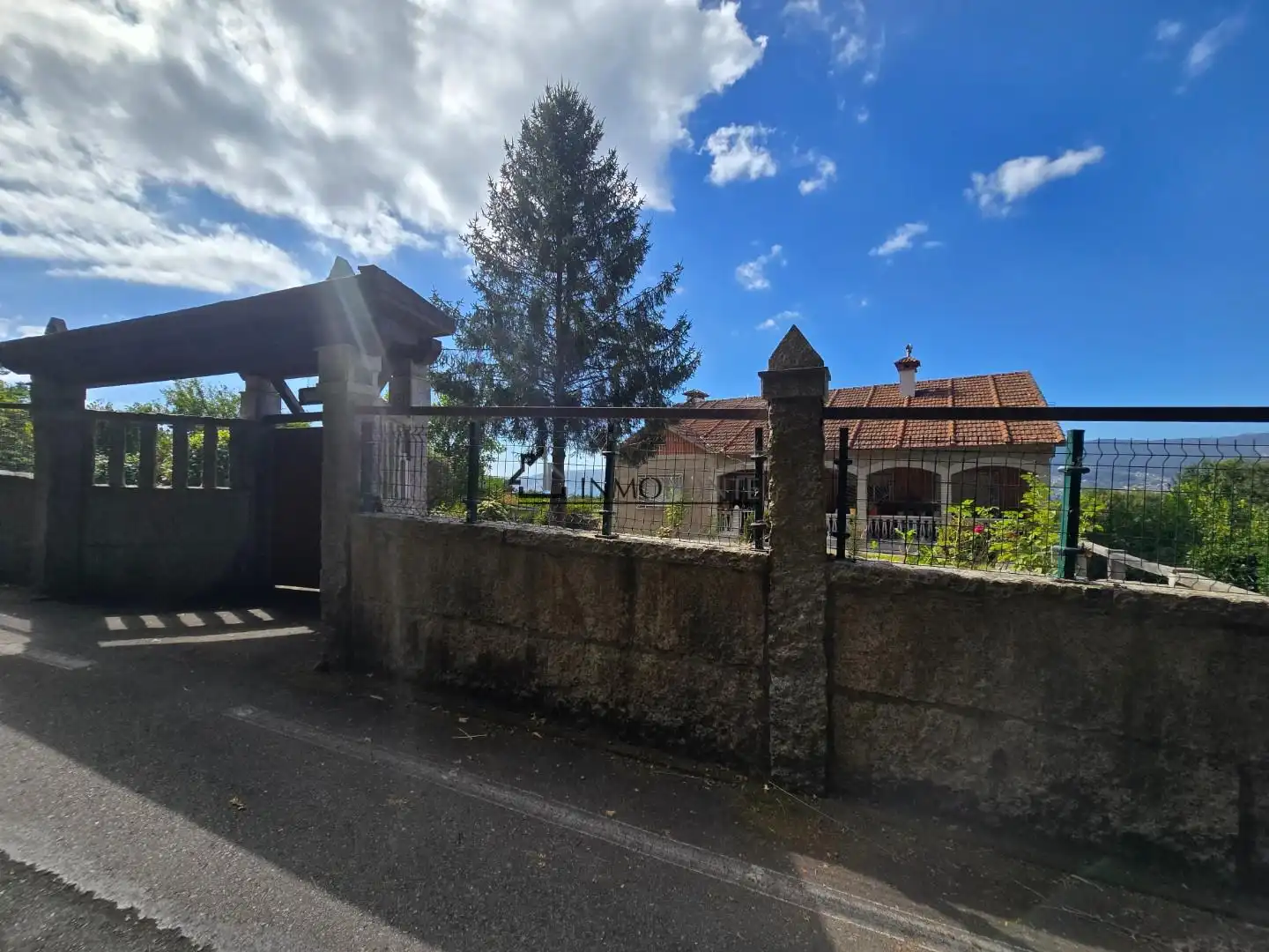 Vista exterior de Casa o xalet en venda en Pontevedra Capital  amb Jardí privat