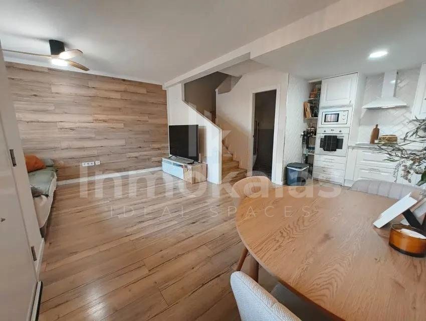 Sala d'estar de Casa adosada en venda en San Vicente del Raspeig / Sant Vicent del Raspeig amb Moblat