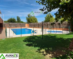 Swimming pool of Flat for sale in Mérida  with Air Conditioner, Heating and Parquet flooring