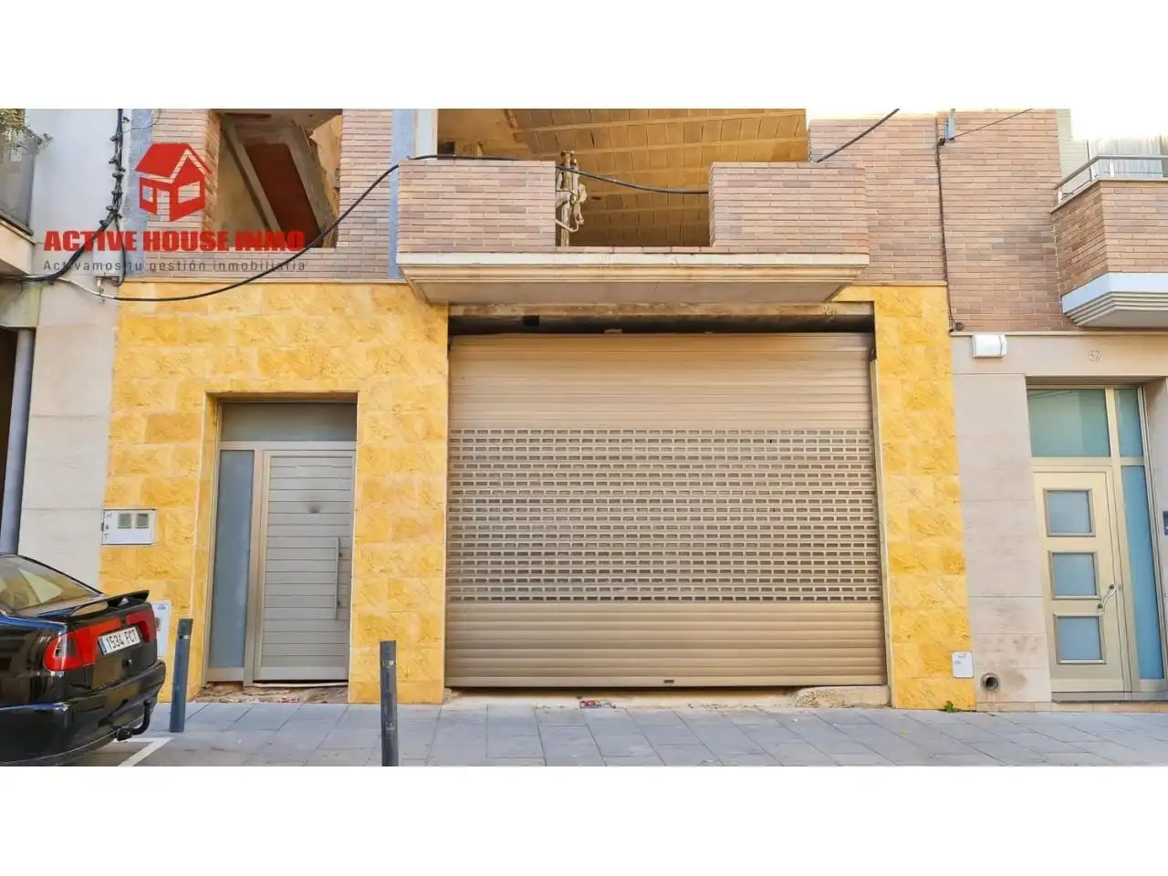 Casa adosada en venda en Santa Bàrbara amb Terrassa i Balcó