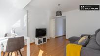 Living room of Flat to rent in  Madrid Capital  with Air Conditioner, Heating and Furnished