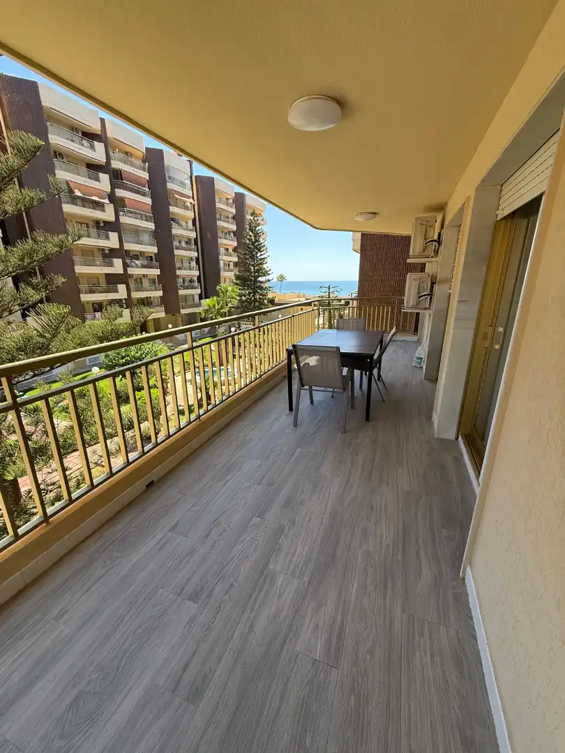 Terrassa de Apartament de lloguer en Fuengirola amb Aire condicionat, Calefacció i Jardí privat