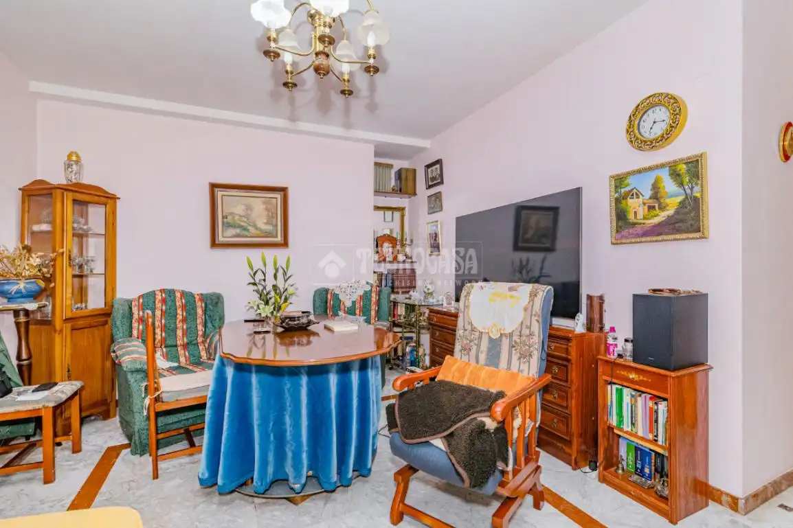 Living room of Flat for sale in Lucena  with Air Conditioner, Heating and Furnished