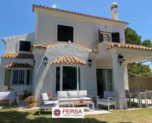 Vista exterior de Casa o xalet de lloguer en El Puerto de Santa María amb Aire condicionat, Terrassa i Balcó