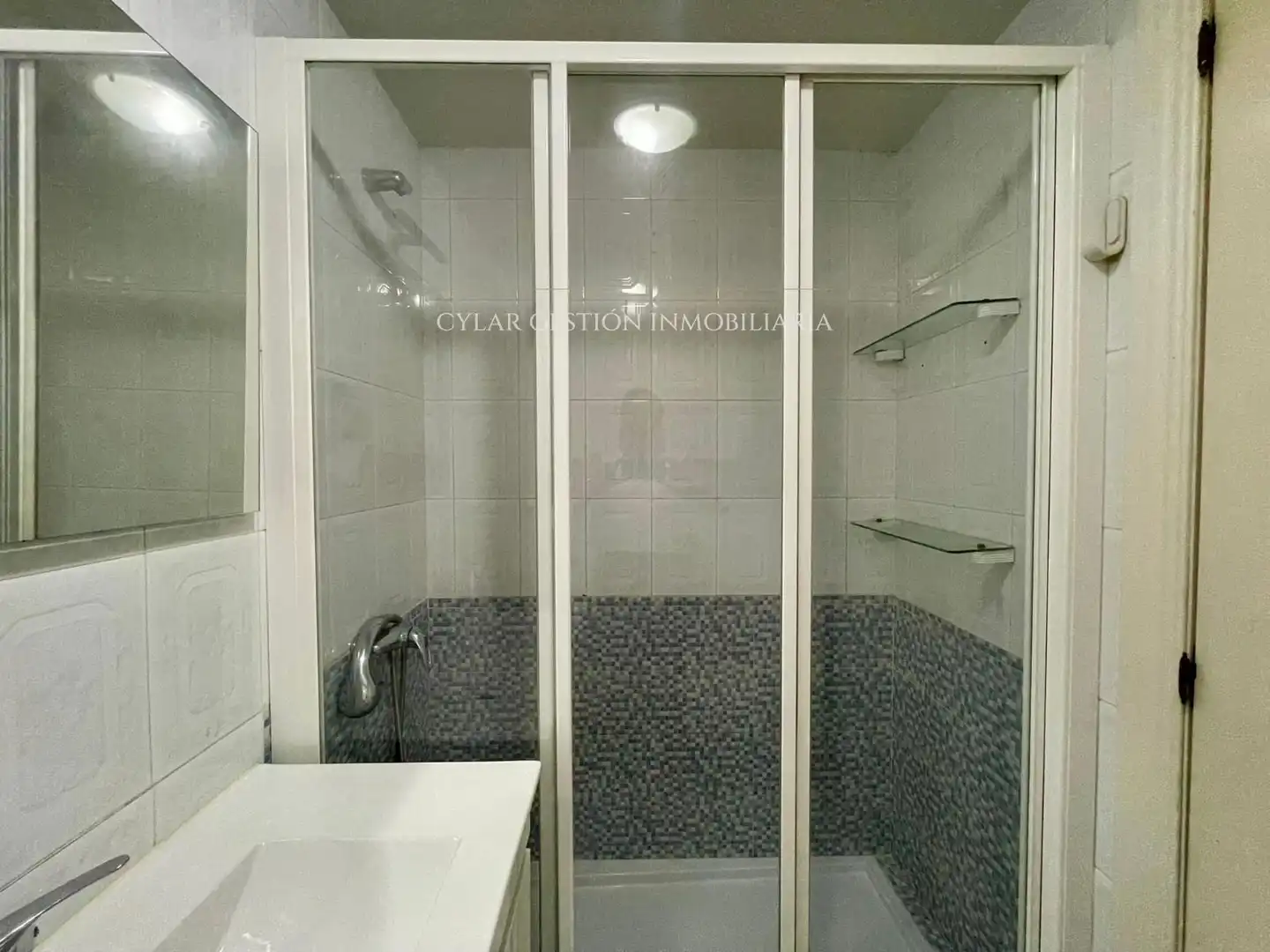 Baño de Piso en venta en Salamanca con Calefacción, Terraza y Amueblado