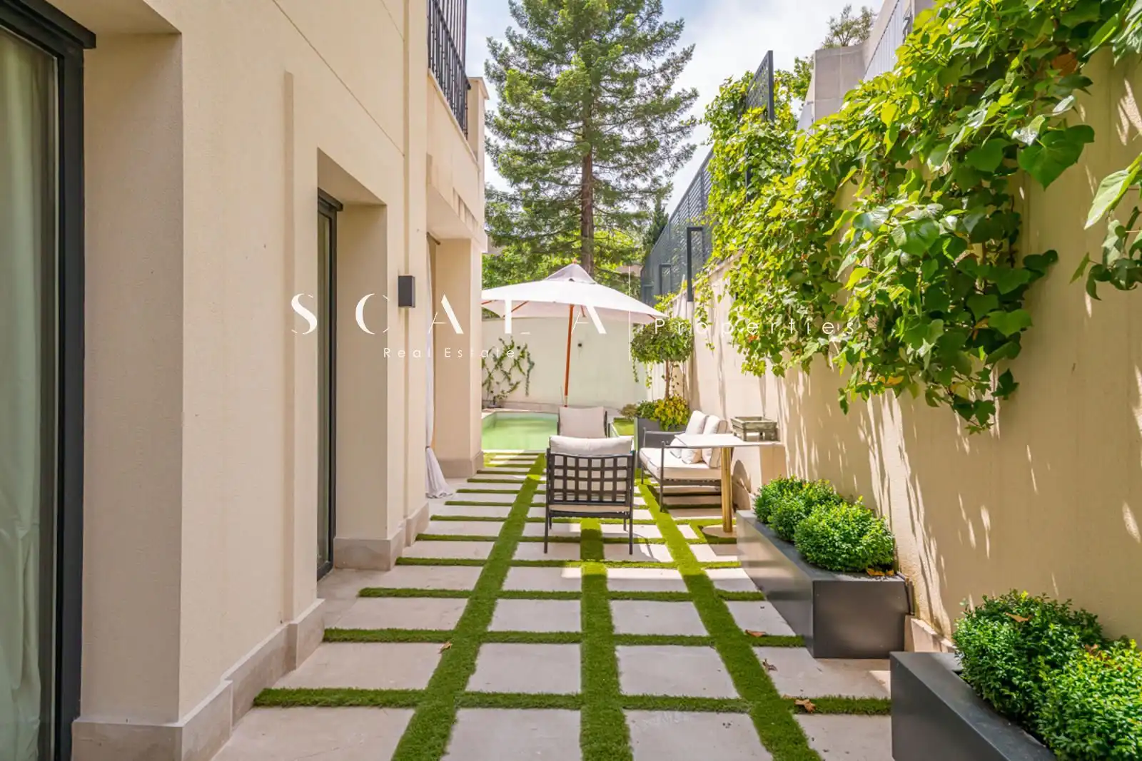 Terrassa de Dúplex de lloguer en Madrid amb Aire condicionat, Calefacció i Jardí privat