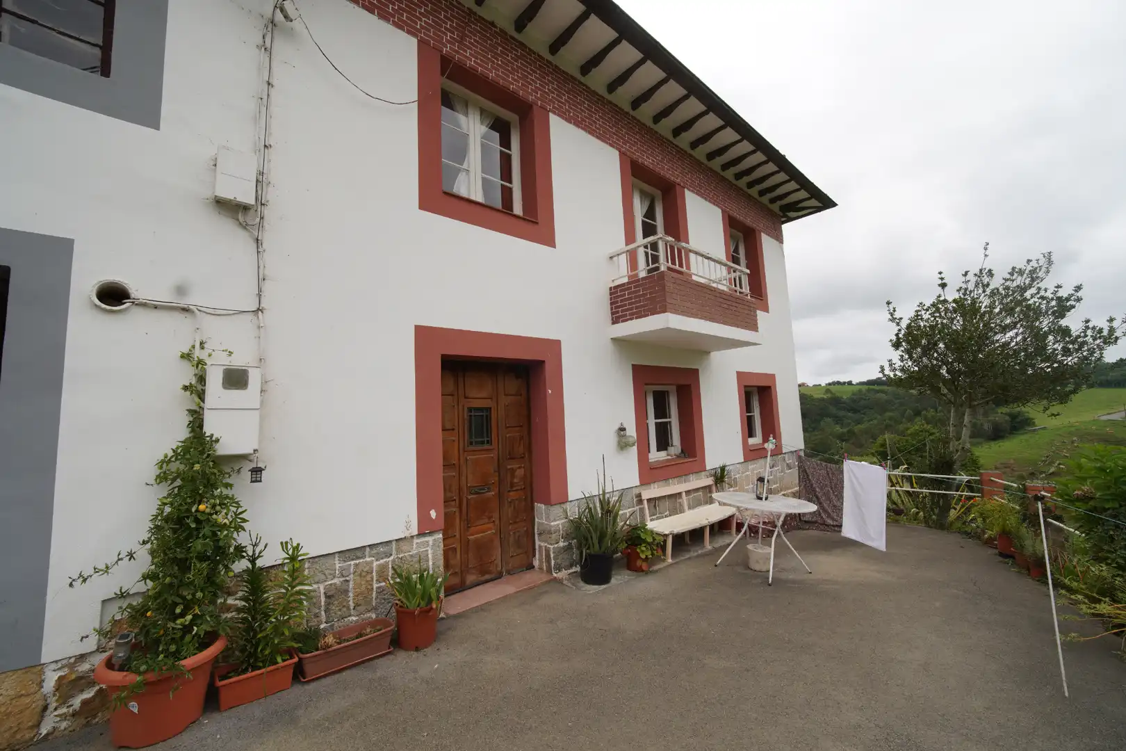 Vista exterior de Casa o xalet en venda en Ribadedeva amb Calefacció, Jardí privat i Terrassa