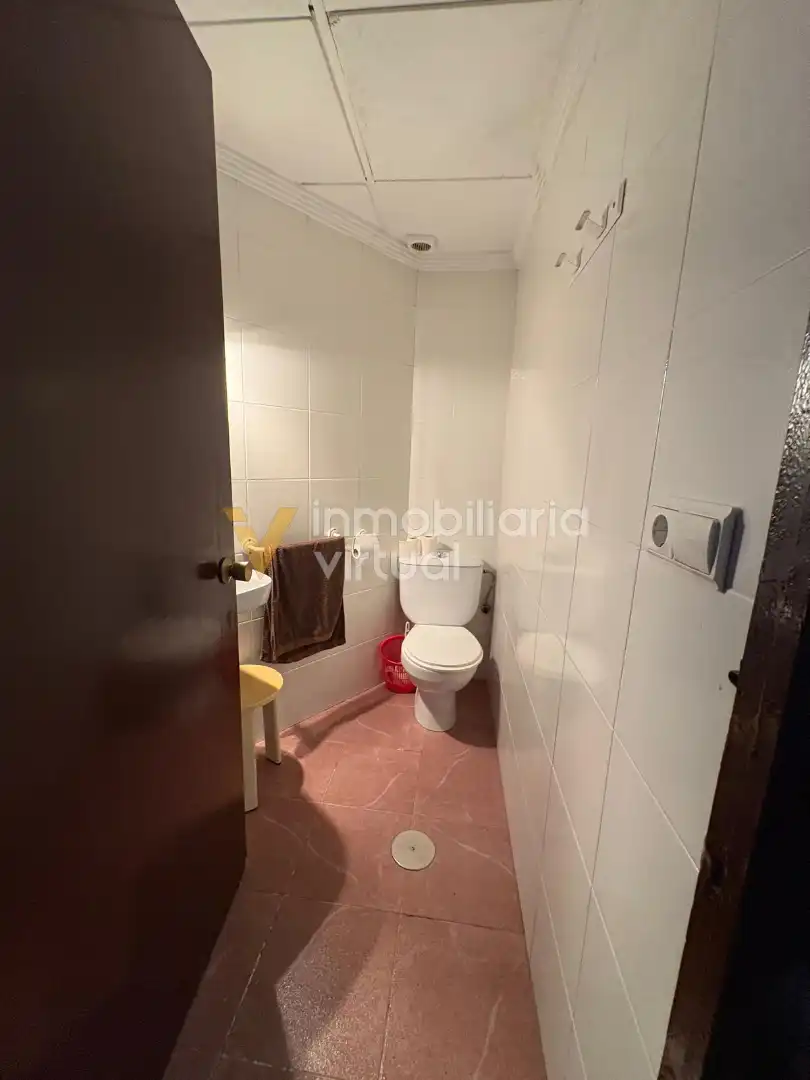 Baño de Casa o chalet en venta en Lucena con Aire acondicionado, Piscina y Amueblado